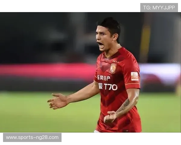 重庆排球队战术引发热议球迷与专家各持己见的争论分析